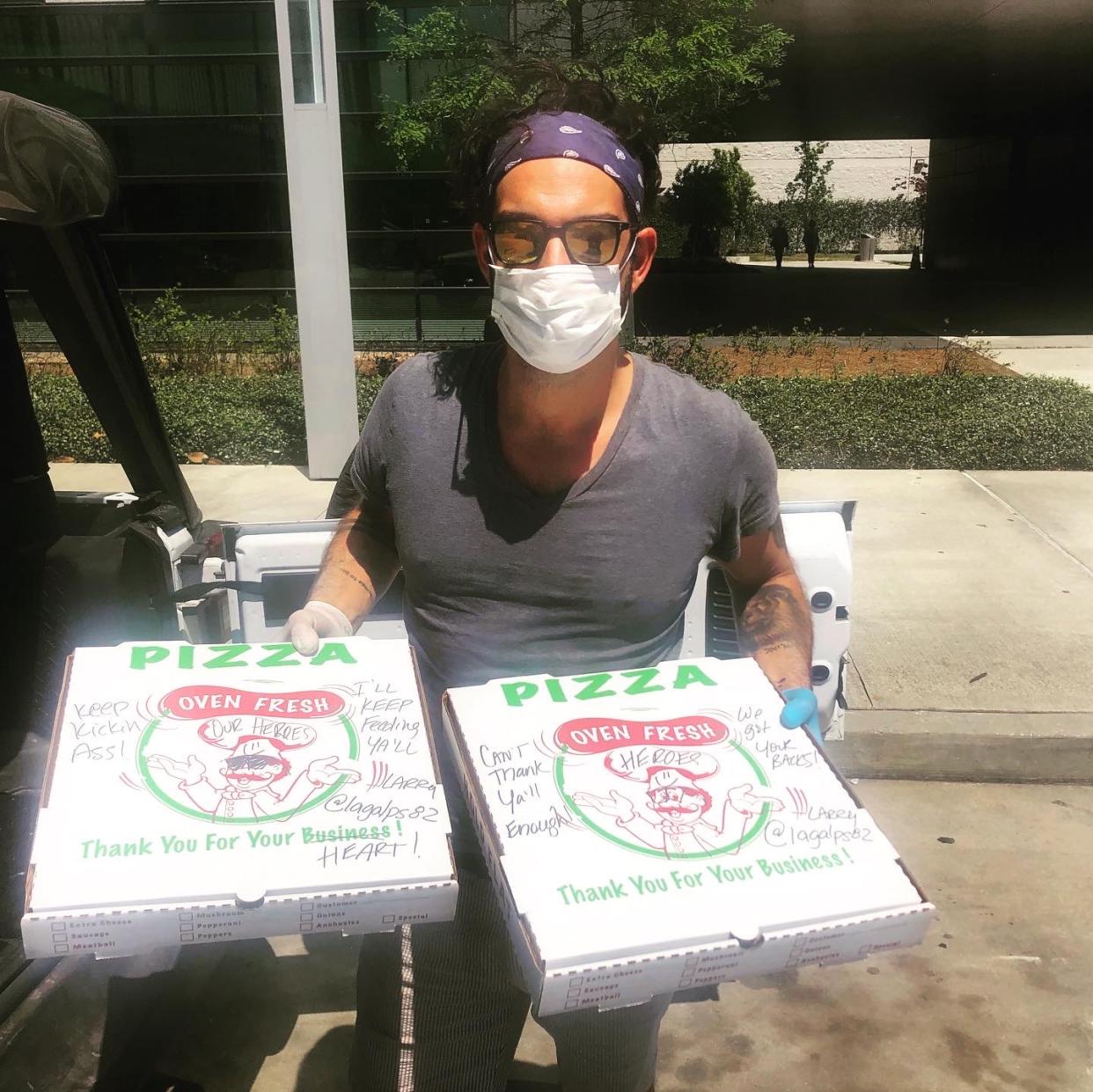 New Orleans cook Larry Galper making pizza deliveries. (Photo: Larry Galper)