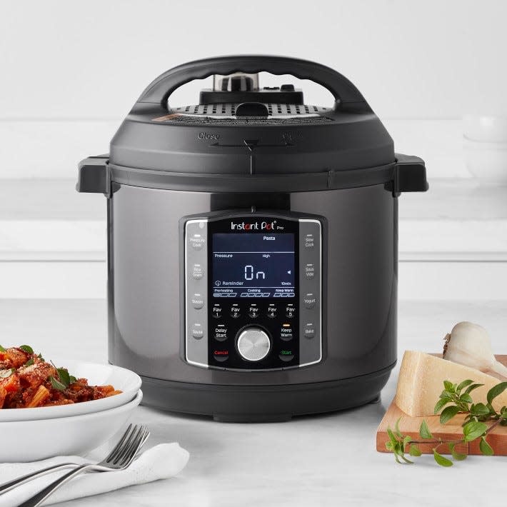 20) 6-Qt. Pro Multi-Use Pressure Cooker