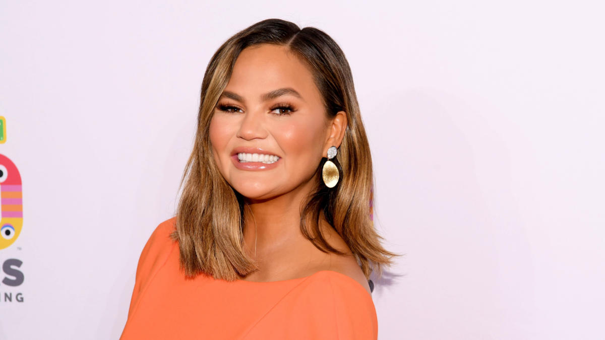 Instagram Trolls Come After Chrissy Teigen Over Lunas Dental Hygiene