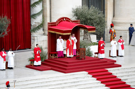 Pope Francis leads the Palm Sunday Mass in Saint Peter's Square, at the Vatican, April 14, 2019. REUTERS/Remo Casilli