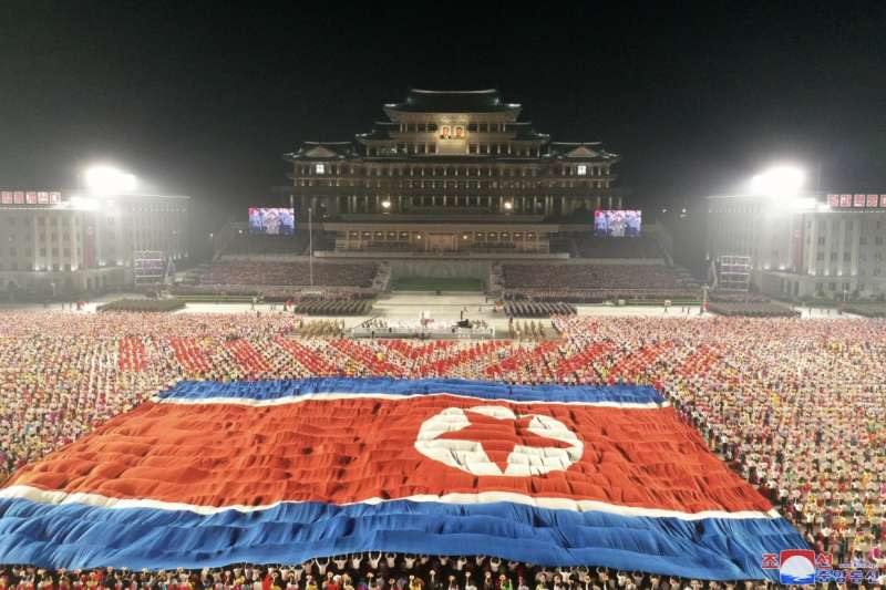 2021年9月9日凌晨，在平壤金日成廣場舉行的閱兵式。（朝鮮中央社）