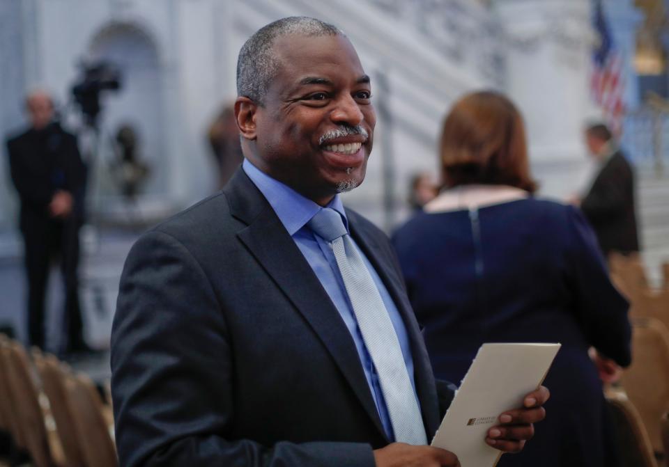 LeVar Burton smiles as he takes his seat in the Great Hall of the Library of Congress in Washington, Wednesday, Sept. 14, 2016.