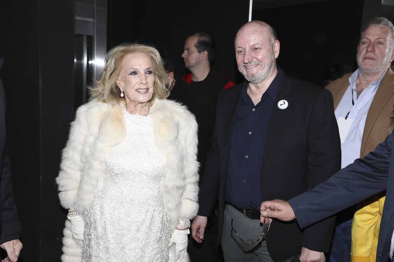 Mirtha Legrand y Juan José Campanella en la reapertura del Teatro Politeama