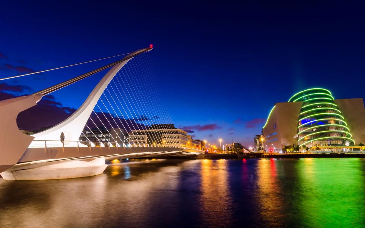 Samuel Beckett Bridge in Dublin after sunset - Robert Maynard Photography