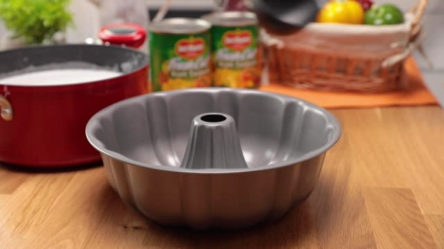 10-inch bundt mould