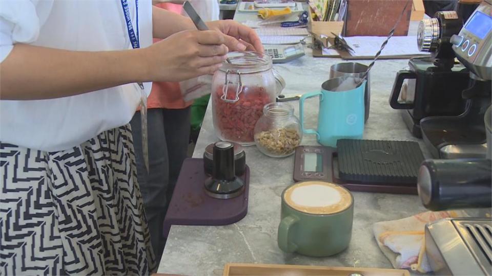 咖啡結合中藥材　老診所轉型漢方咖啡館