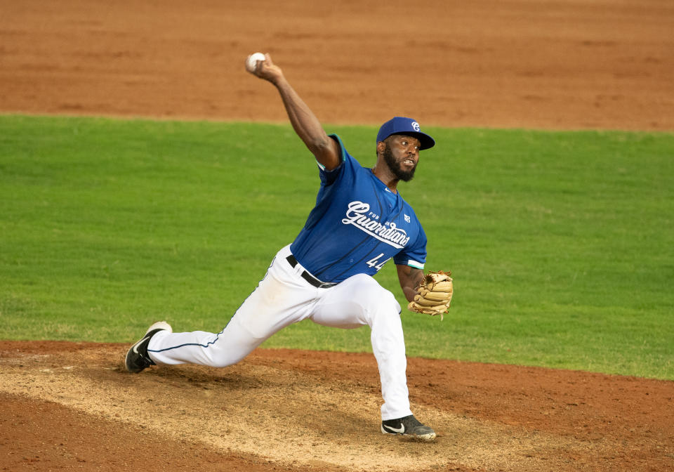 TAOYUAN, TAIWAN - JUNE 06: Pitcher Henry Sosa #44 of Fubon Guardians pitching at the bottom of the 7th inning during the CPBL game between Fubon Guardians and Rakuten Monkeys at the Taoyuan International Baseball Stadium on June 06, 2020 in Taoyuan, Taiwan.Due to only 443 confirmed cases and 7 death,A new rule by Taiwan Centers for Disease Control and CPBL will be issued tomorrow,started in 2020.6.7,there will be no limits how many fans con join the game,and there will be no mandatory for wearing facemask. (Photo by Gene Wang/Getty Images)