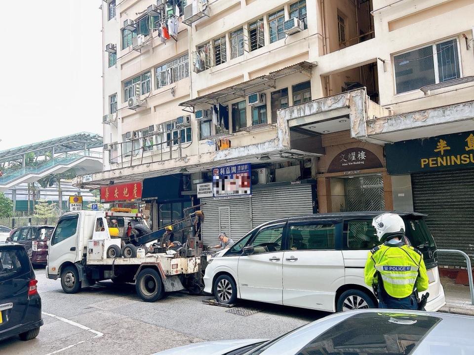 警油尖打擊泊車黑點　發近千張牛肉乾拖走11車