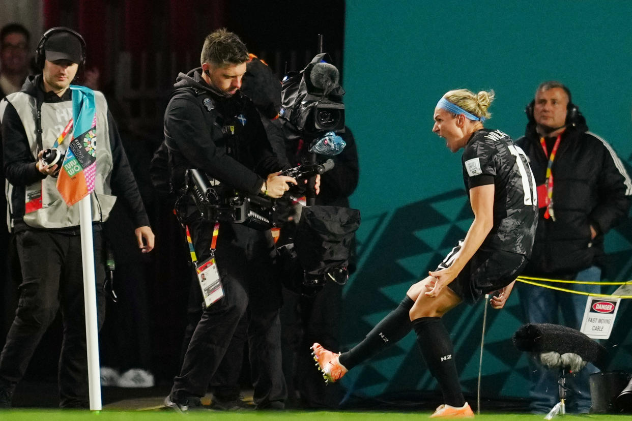 Hannah Wilkinson festejando tras su gol que representó la victoria de Nueva Zelanda sobre Canadá. (Fred Lee/Getty Images)