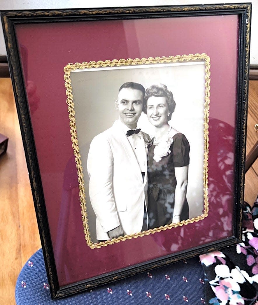 Mary Ellen married Richard Dune. They were together for 40 years until his death in 2000. Richard served in World War II in the U.S. Army Air Corps.