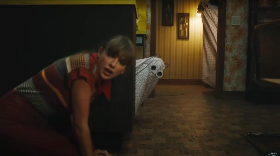 Taylor Swift, Anti-Hero Music Video Easter Eggs