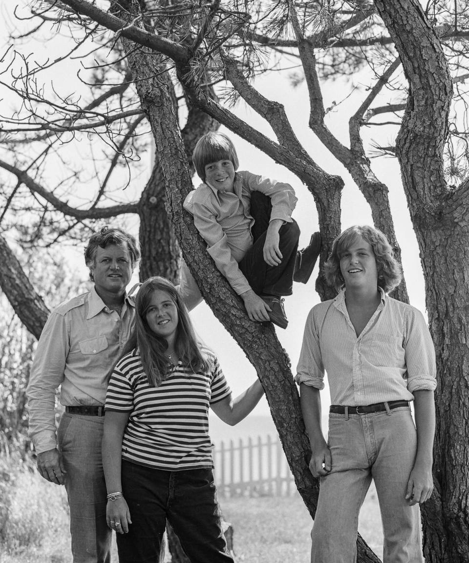 Ted Kennedy with his children Kara, Patrick, and Edward Jr. in Hyannis Port in 1977