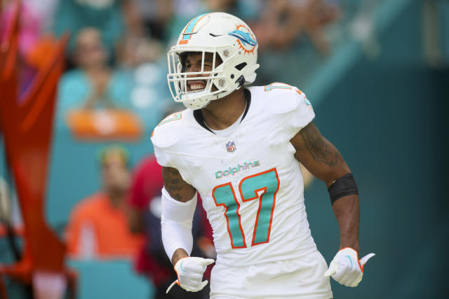 Dolphins rule out WR Jaylen Waddle for battle vs. Ravens - Yahoo Sports