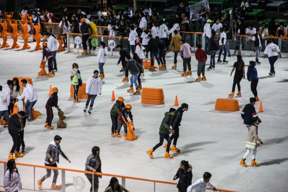 FOTOS | La nueva y austera pista de hielo de CDMX