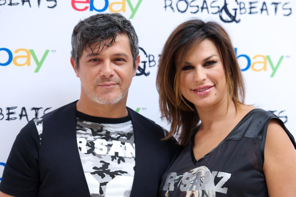 Alejandro Sanz y Raquel Perera en 2014. (Foto: Carlos Alvarez / Getty Images)