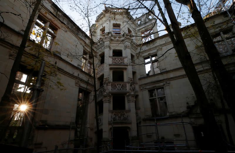 French "fairytale" Chateau with 25.000 owners prepares to celebrate Christmas