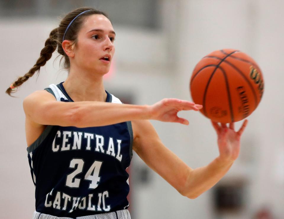 Central Catholic Carley Barrett (24) passes the ball during the IHSAA girl’s basketball game against the West Lafayette Red Devils, Tuesday, Jan. 10, 2023, at West Lafayette High School in West Lafayette, Ind. Central Catholic won 48-39.