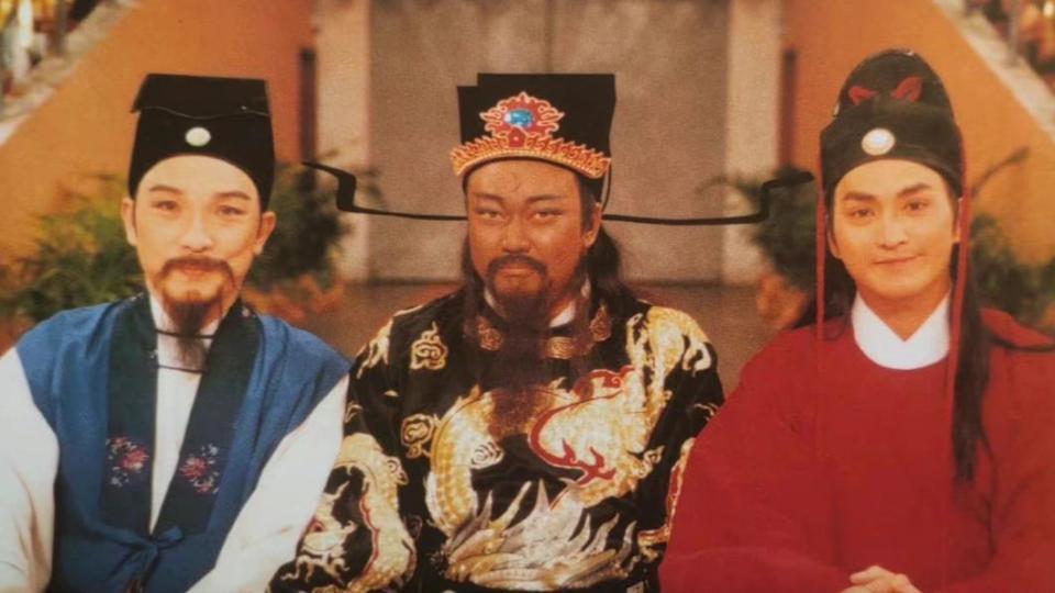 <strong>范鴻軒、金超群、何家勁（左起）出演1993年版本《包青天》爆紅。（圖／翻攝自微博）</strong>