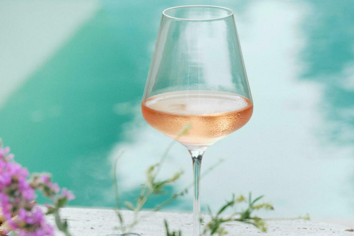 Le rosé demeure la vedette des repas estivaux.  - Credit:Dr - Manifestes - Pauline Chardin