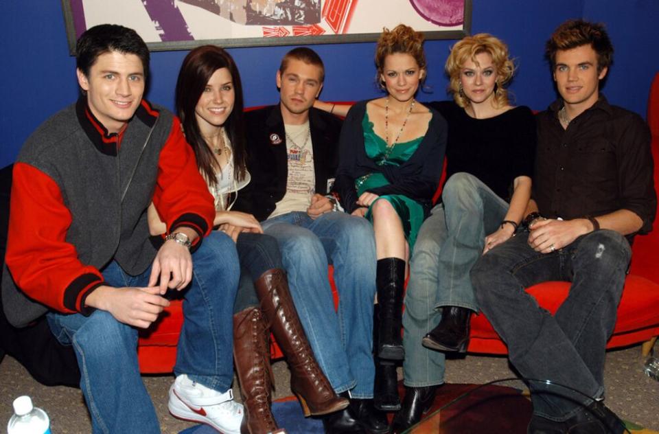 James Lafferty, Sophia Bush, Chad Michael Murray, Bethany Joy Lenz, Hilarie Burton and Tyler Hilton of One Tree Hill | Carley Margolis/FilmMagic