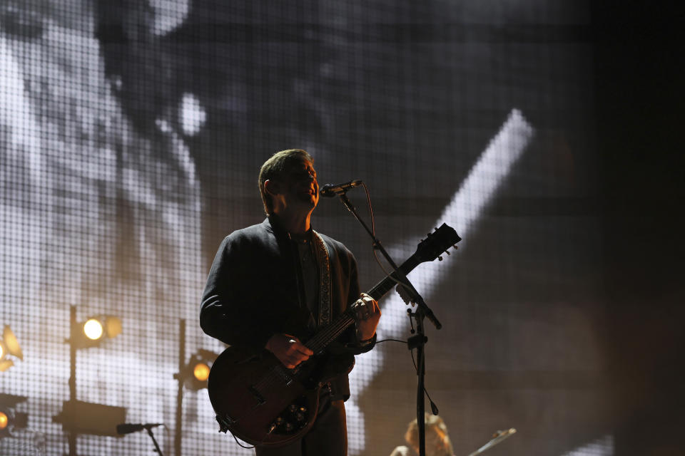 Caleb Followill vocalista de la banda estadounidense Kings of Leon durante su presentación en el Festival Vive Latino en la Ciudad de México el domingo 17 de marzo de 2024. (Foto AP/Ginnette Riquelme)