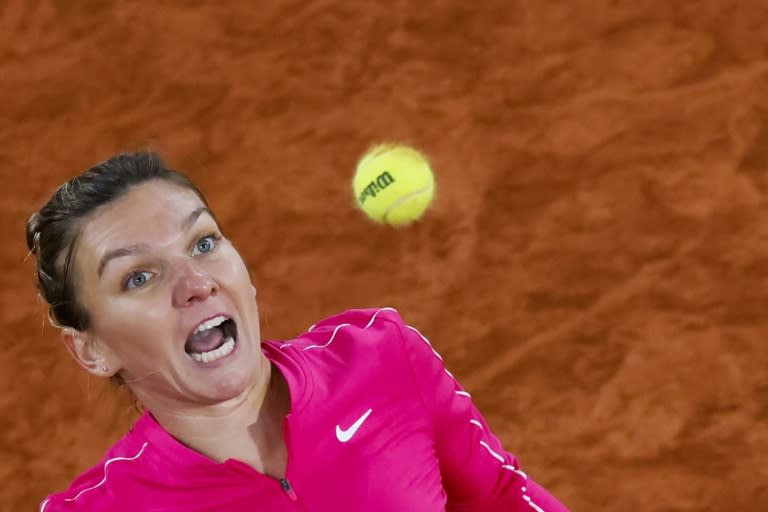Easy does it for Simona Halep
