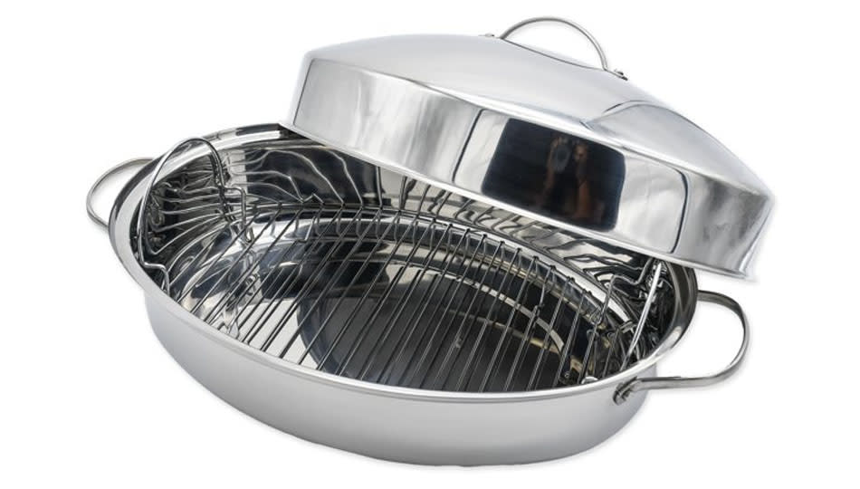 Ensure a perfect turkey with a high-quality roasting pan. (Photo: Walmart)