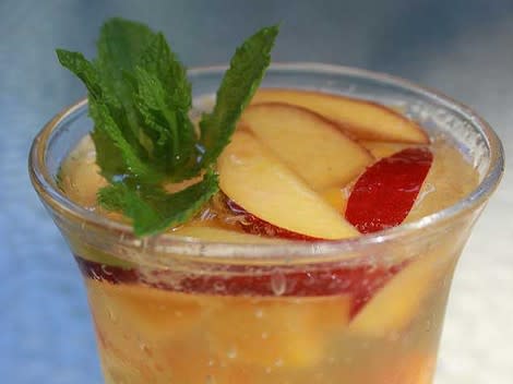 Check out these 10 skinny cocktail recipes!