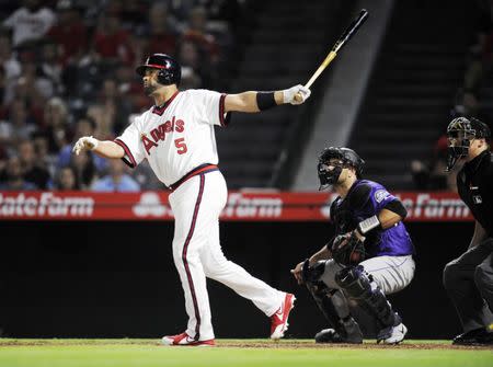 Albert Pujols likely out for season after left knee surgery