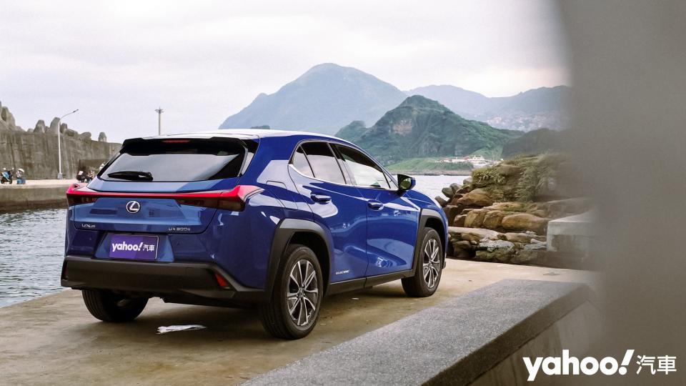 2022 Lexus UX300e豪華版北海岸試駕！絲滑柔順跨油入電！