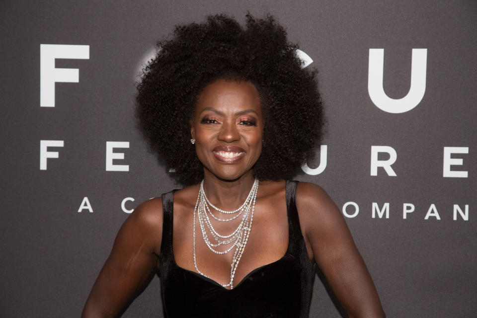 Viola Davis attends the Focus Features 2018 Golden Globe Awards after party wearing a voluminous Afro hairstyle. (Photo by Gabriel Olsen/FilmMagic)