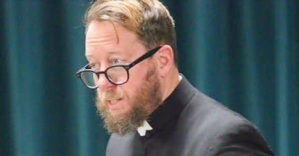 Fr. Kevin M. Cusick faced backlash after taking to Twitter to ask women to dress modestly when they go to church to preserve the purity of men. (Photo: Twitter)