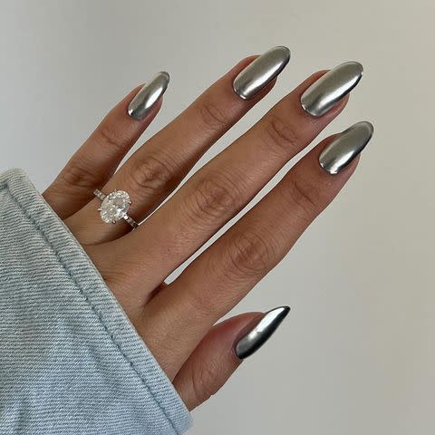 <p><a href="https://www.instagram.com/p/CmfWBROOskR/" data-component="link" data-source="inlineLink" data-type="externalLink" data-ordinal="1">@nailsbyzola</a>/instagram</p>