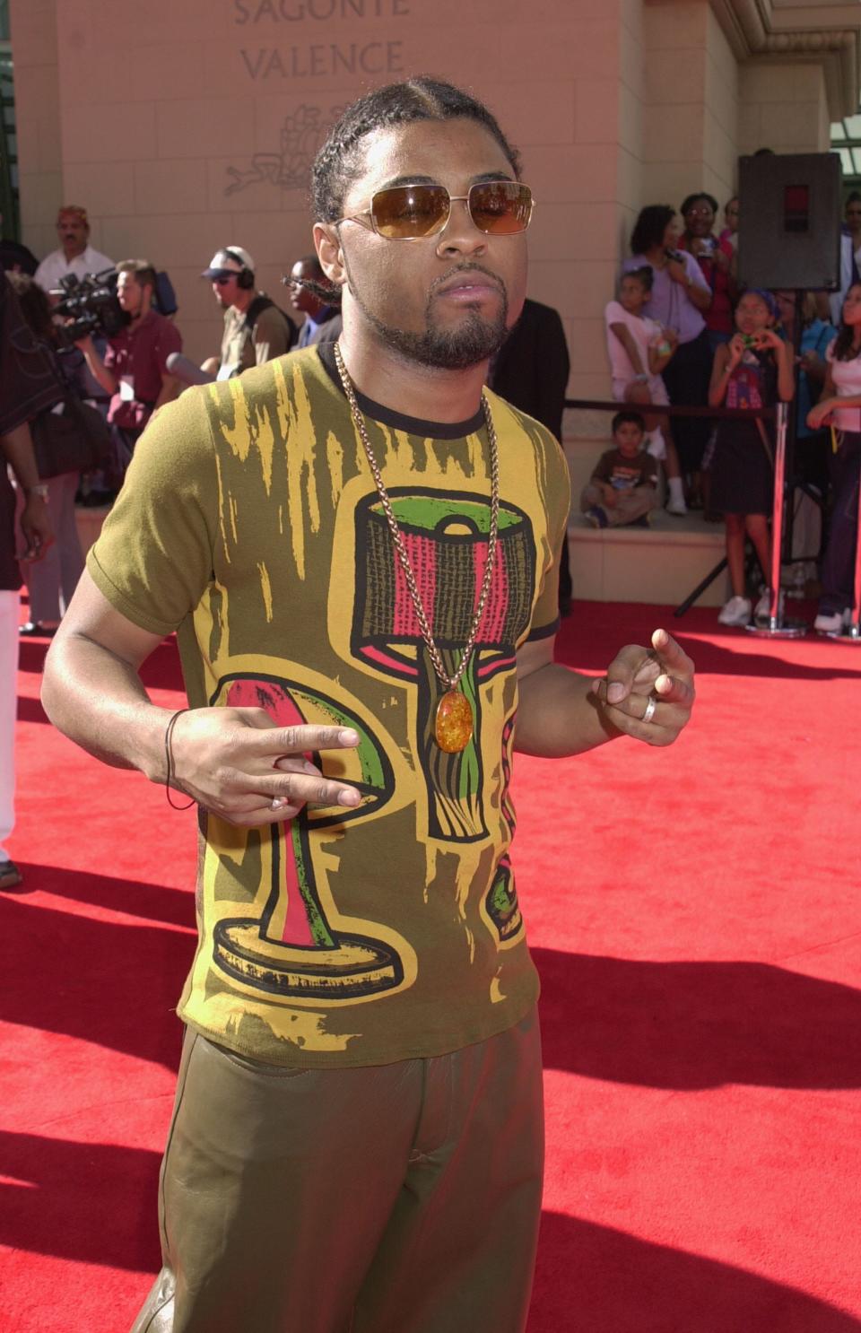 Musiq Soulchild arrives during the 1st Annual BET Awards in 2001.