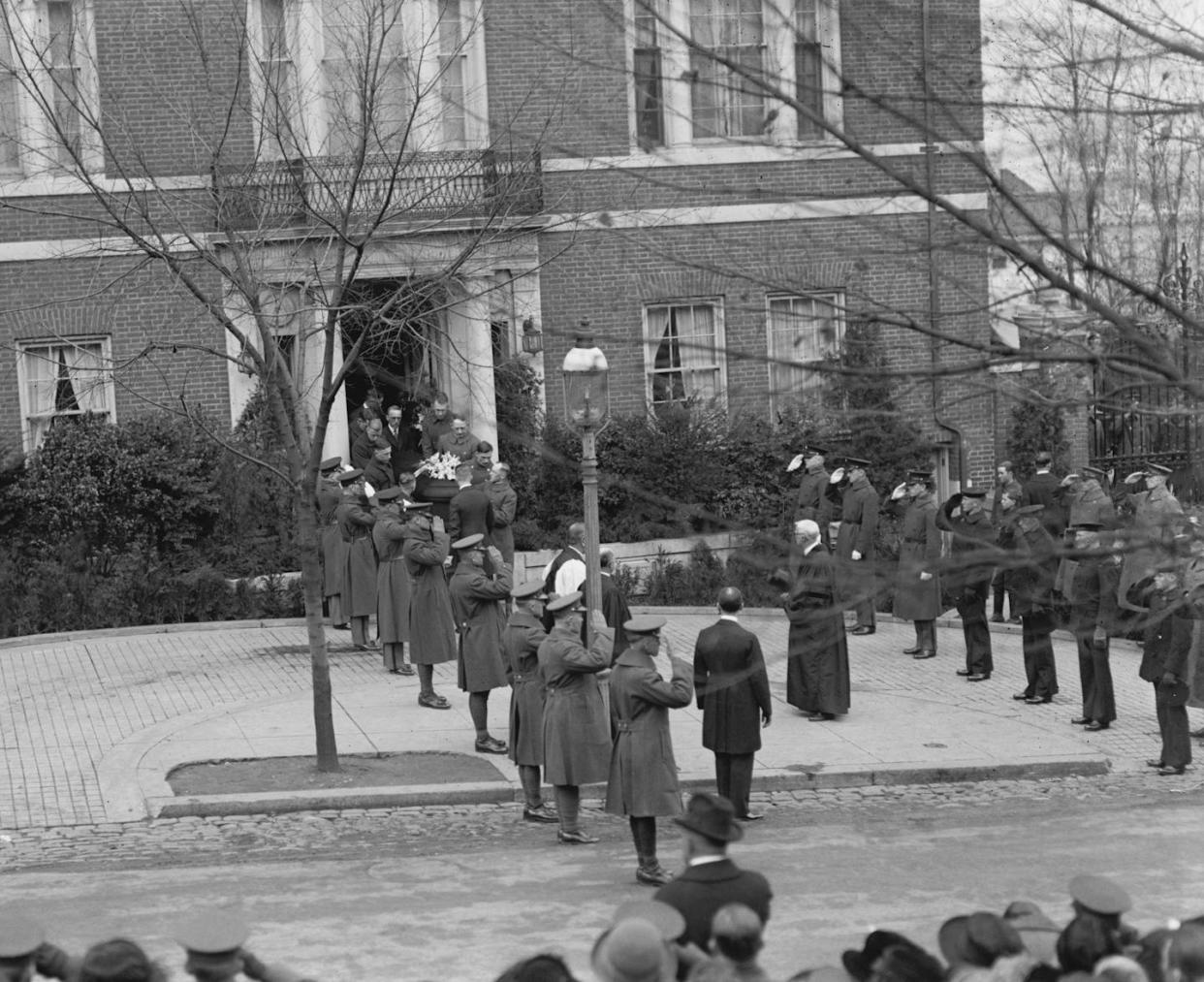 The funeral of former U.S. President Woodrow Wilson in Washington, D.C., on Feb. 6, 1924. <a href="https://www.gettyimages.com/detail/news-photo/funeral-of-former-u-s-president-woodrow-wilson-washington-news-photo/658412142?adppopup=true" rel="nofollow noopener" target="_blank" data-ylk="slk:Universal Images Group via Getty Images;elm:context_link;itc:0;sec:content-canvas" class="link ">Universal Images Group via Getty Images</a>