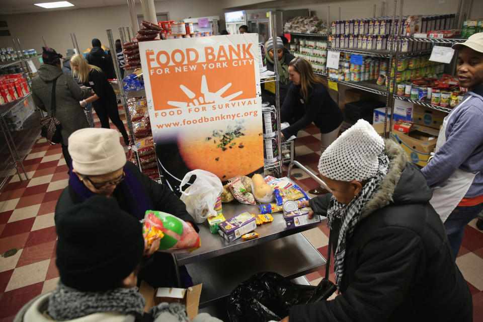 El beneficio público SNAP, o cupones de comida, es clave para la subsistencia de millones de estadounidenses de bajos recursos. (Getty Images)