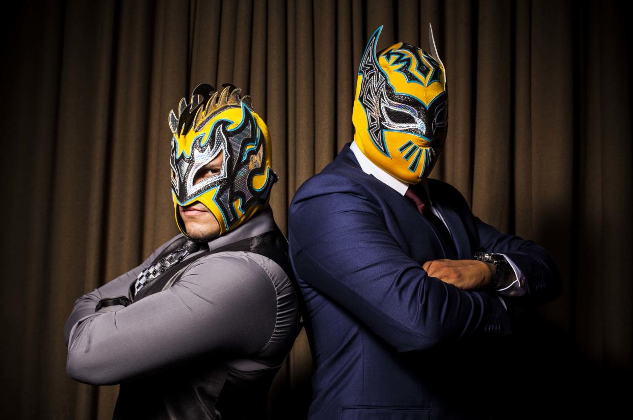 MÉXICO, D.F.- Sport/Deporte-Lucha Libre.- Los luchadores mexicanos de la WWE Sin Cara y Kalisto se encuentran en la ciudad de México para promocionar tres fechas que tendrá la empresa estadounidense en el país, en octubre próximo. Foto: Agencia EL UNIVERSAL/RCC