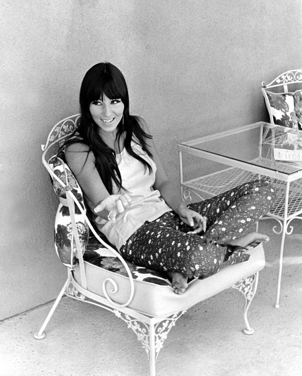 LOS ANGELES - AUGUST 1966: Entertainer Cher poses for a portrait session at home in August 1966 in Los Angeles, California. (Photo by Michael Ochs Archives/Getty Images) 
