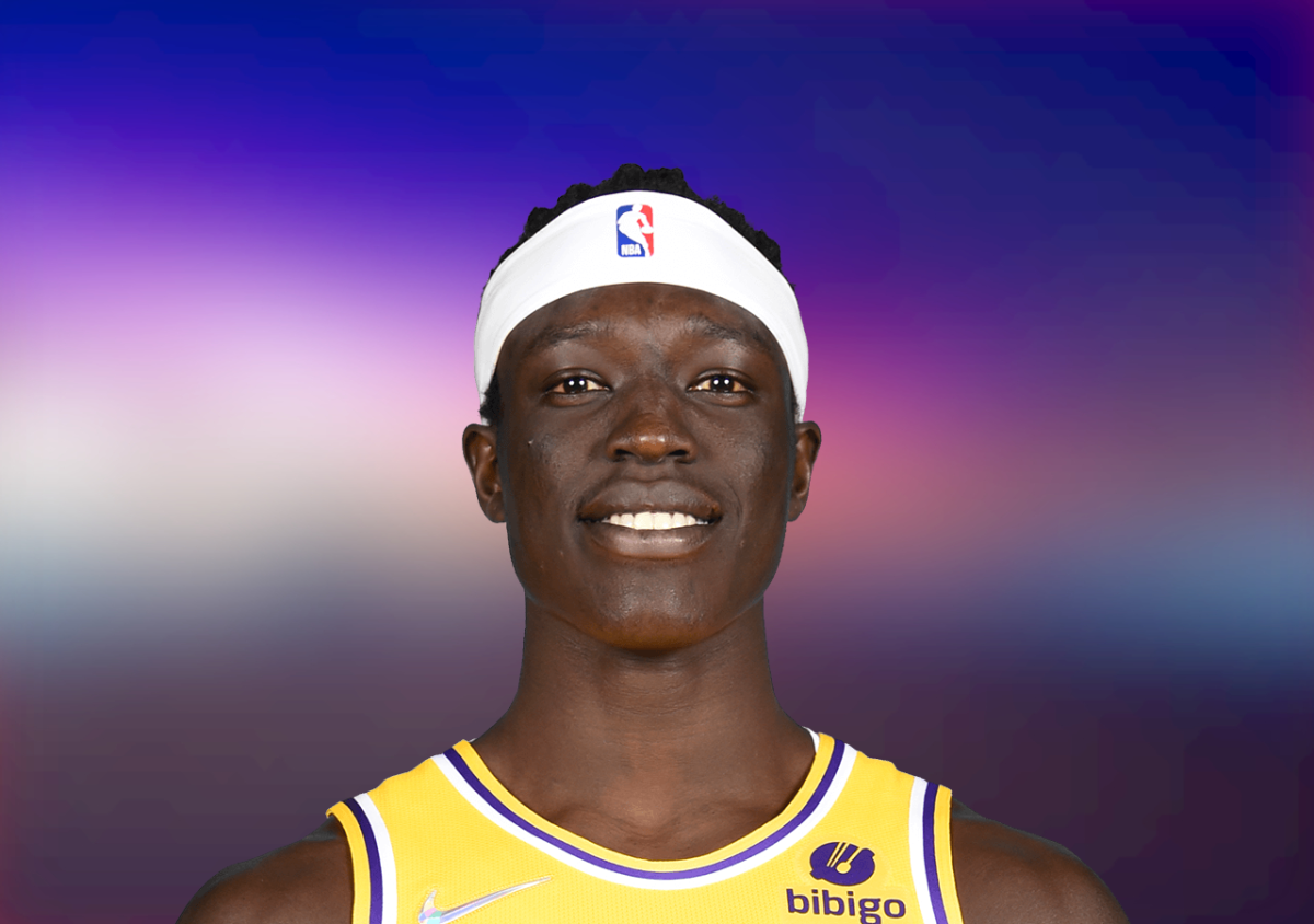 Lakers sign Wenyen Gabriel to standard NBA contract