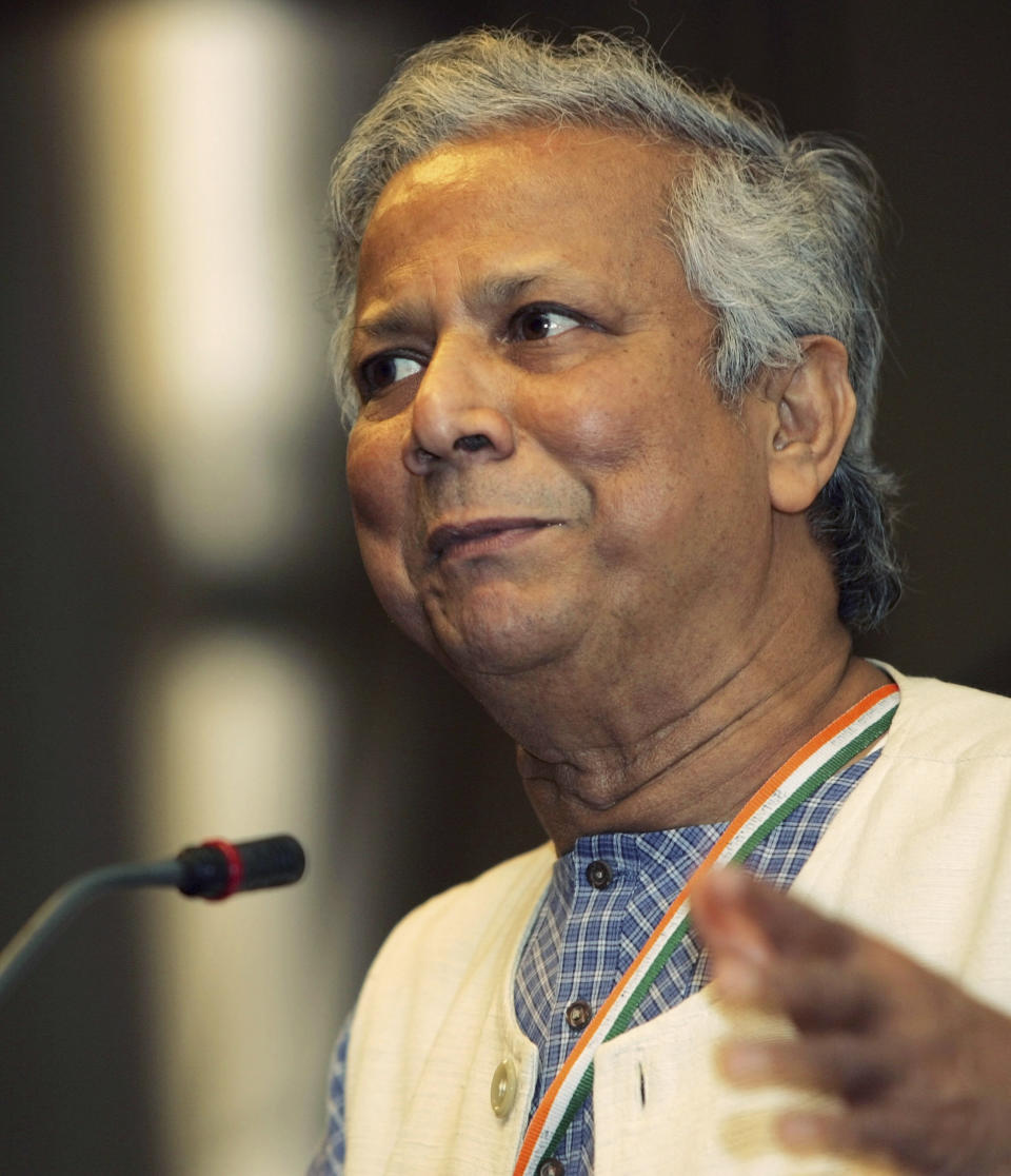 Nobel prize laureate Mohammed Yunus of Bangladesh speaks at an event organized by Federation of Indian Chambers of Commerce and Industry in India and International Management Institute in New Delhi, India, Tuesday, Jan. 30, 2007. (FILE: AP Photo/Gurinder Osan)