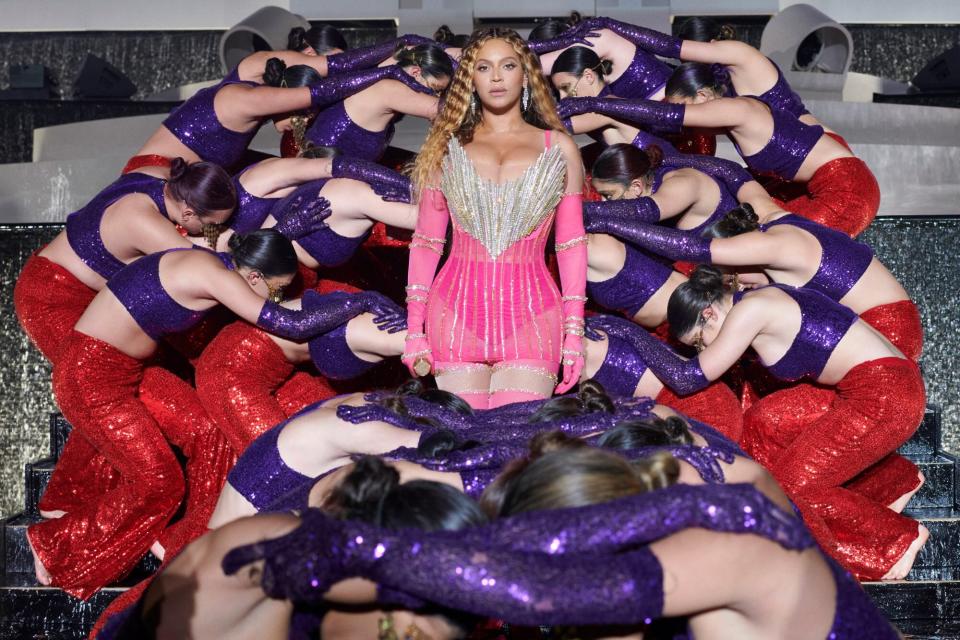 DUBAI, UAE - JANUARY 21: Beyoncé on stage at the headline of the Grand Reveal of Dubai's newest luxury hotel, Atlantis The Royal, on January 21, 2023 in Dubai, United Arab Emirates (Photo by Mason Poole/Parkwood Media/Getty Images for Atlantis the Royale)