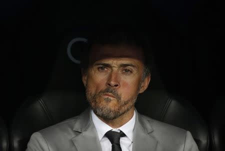 Football Soccer - Real Madrid v FC Barcelona - Spanish Liga Santander - Santiago Bernabeu, Madrid, Spain - 23/4/17 Barcelona coach Luis Enrique before the match Reuters / Susana Vera Livepic