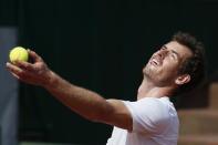 Andy Murray takes part in a practice session on May 22, 2015 before the first round of the French Open in Paris