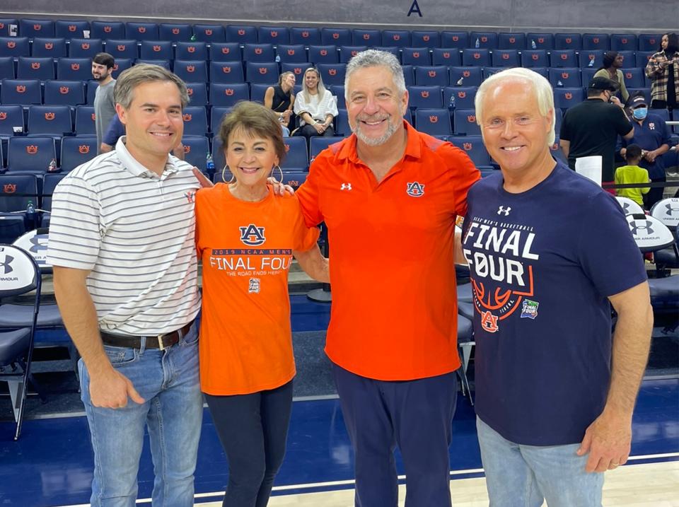 Auburn basketball coach Bruce Pearl, third from left, with former AU running back Dr Perry O. Hooper III, left, and parents Judy (former AU cheerleader), and Perry O. Hooper Jr.