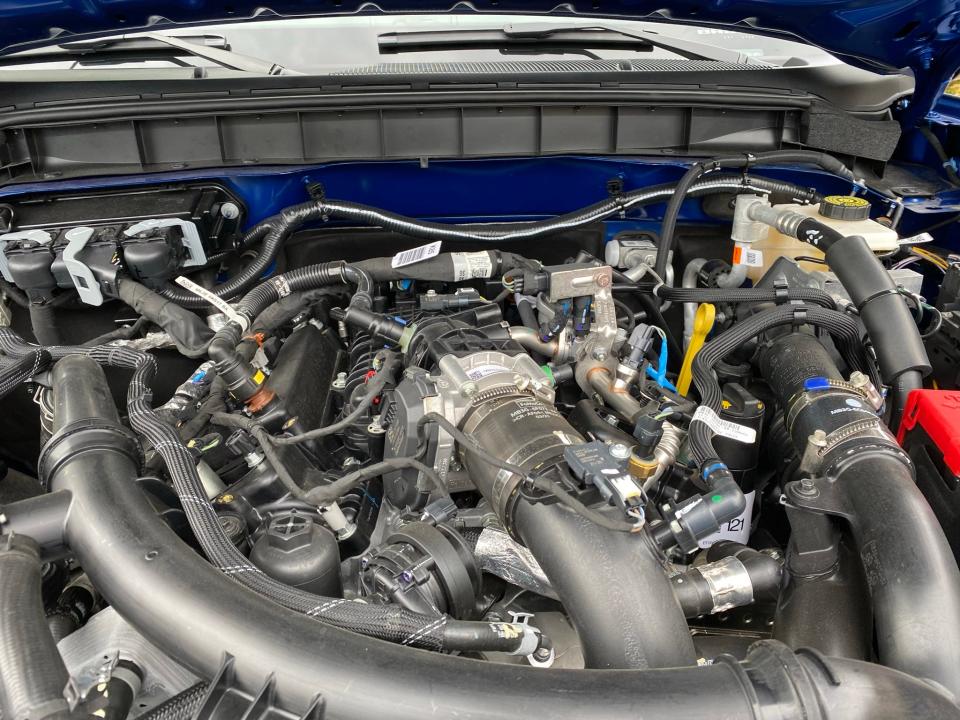 The 2021 Ford Bronco's optional 2.7L bi-turbo V6 generates 330 hp and 415 lb-ft of torque with premium fuel.