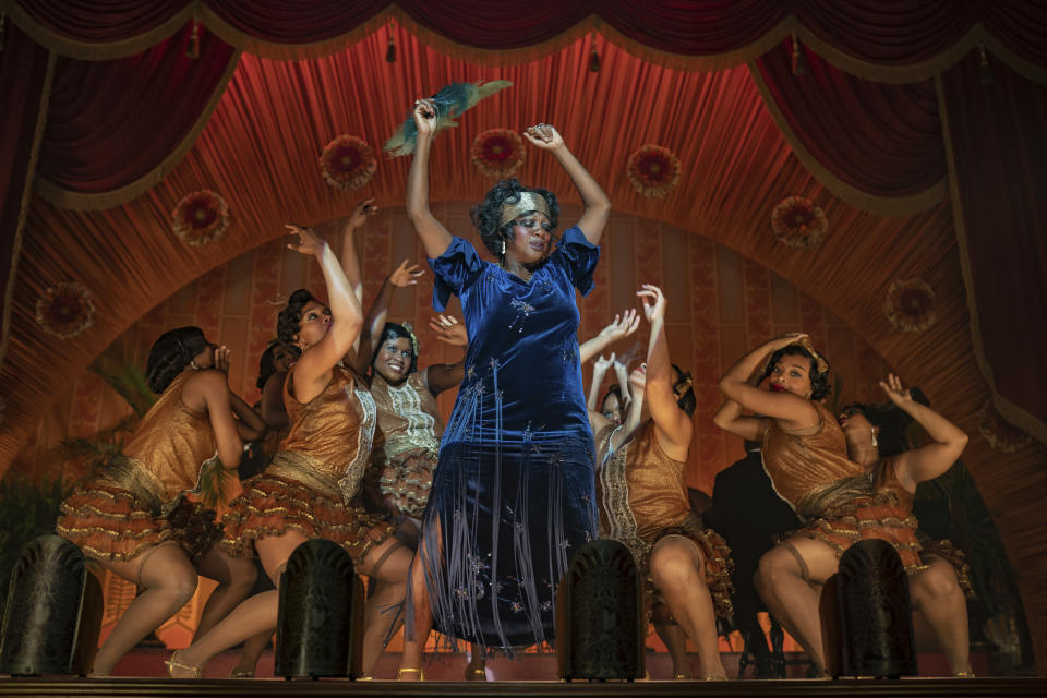 En esta imagen difundida por Netflix, Viola Davis en una escena de "Ma Rainey's Black Bottom". La película recibió el martes nominaciones al Premio Spirit del Cine independiente en categorías que incluyen mejor película y mejor actriz, para Davis. (David Lee/Netflix via AP)