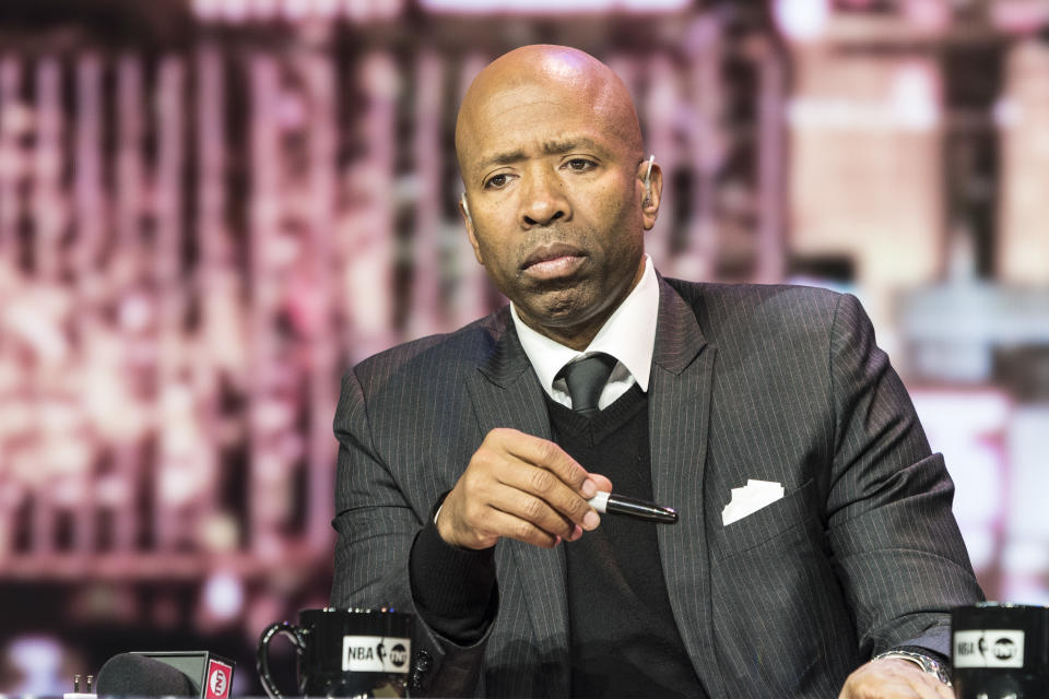 Kenny Smith on set