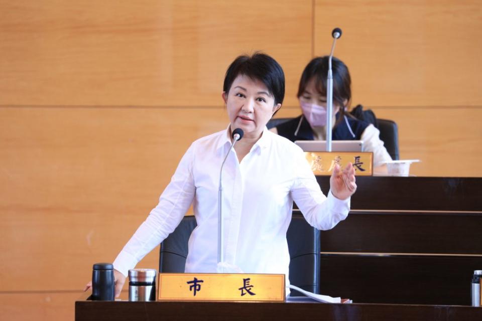 市長盧秀燕希望中央聽到中部人民的聲音，盡速核定破除傳言，給台中人好消息。（記者徐義雄攝）