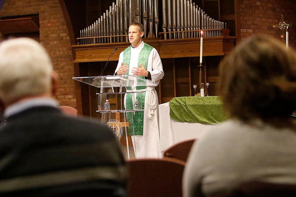 The Rev. Kevin McClain from Trinity Lutheran Church gives the first homily at the ecumenical prayer service at Ashland Theological Seminary's Ronk Memorial Chapel on Tuesday, Jan. 18, 2022.