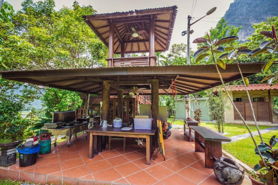 <p>A gazebo near the main pavilion has the stove, fridge and food preparation areas. (Airbnb) </p>